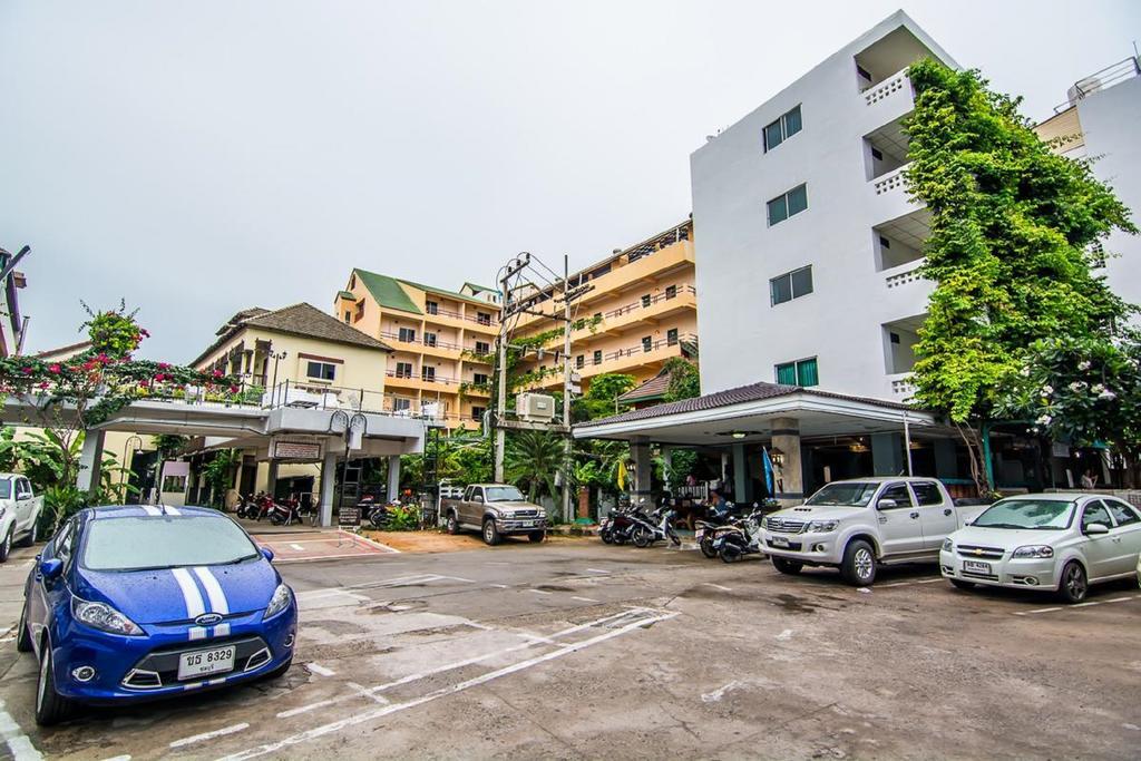 Sutus Court 5 Hotel Pattaya Luaran gambar