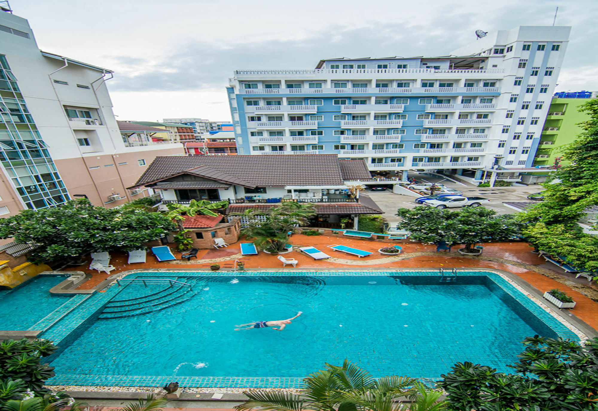 Sutus Court 5 Hotel Pattaya Luaran gambar