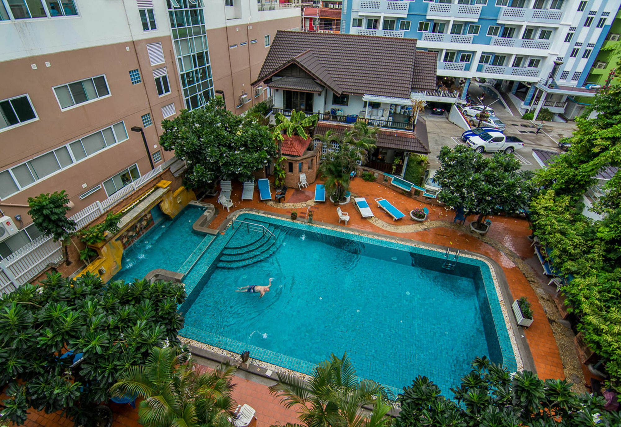 Sutus Court 5 Hotel Pattaya Luaran gambar